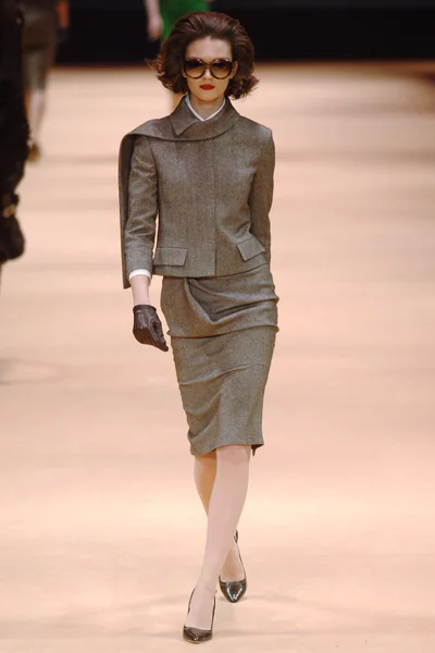 Look 13